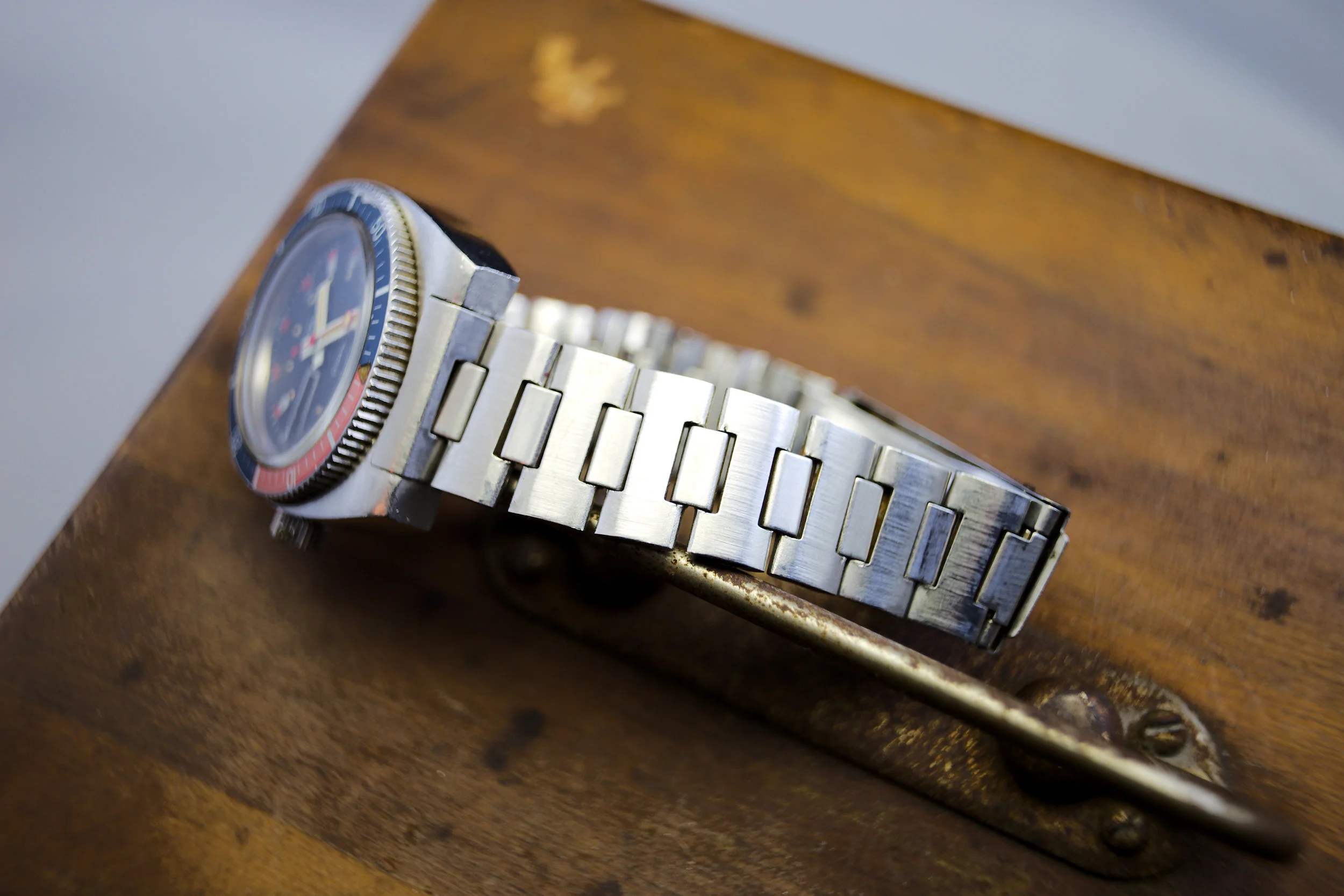 Caravelle 666ft Diver c.1975 — Buying On Time Vintage Watches